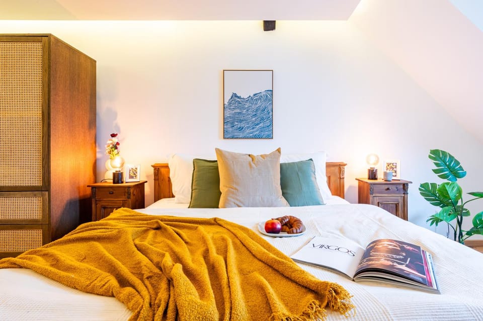 Bed, Bedroom