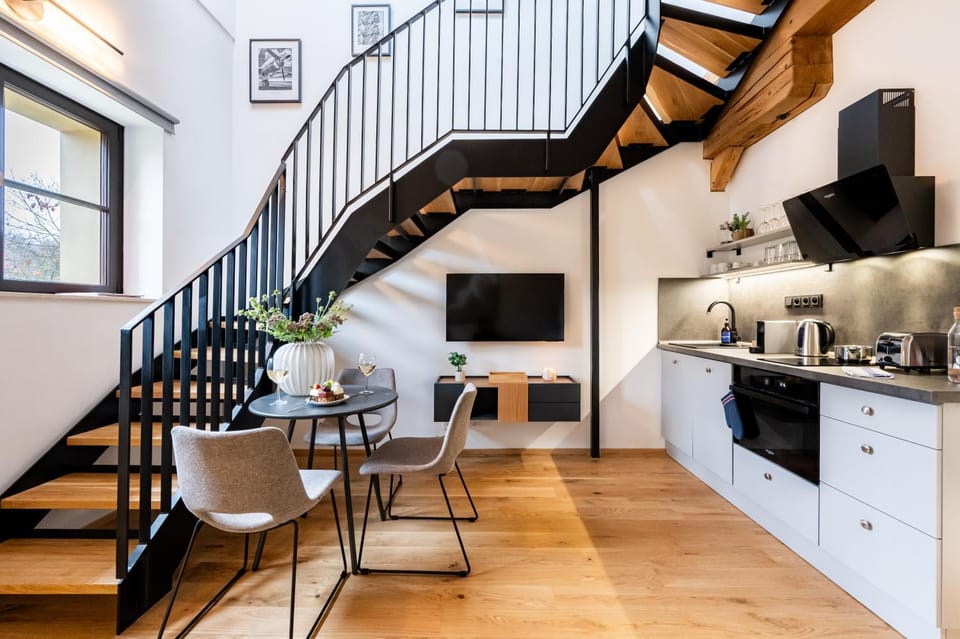 TV and multimedia, Kitchen or kitchenette, Dining area