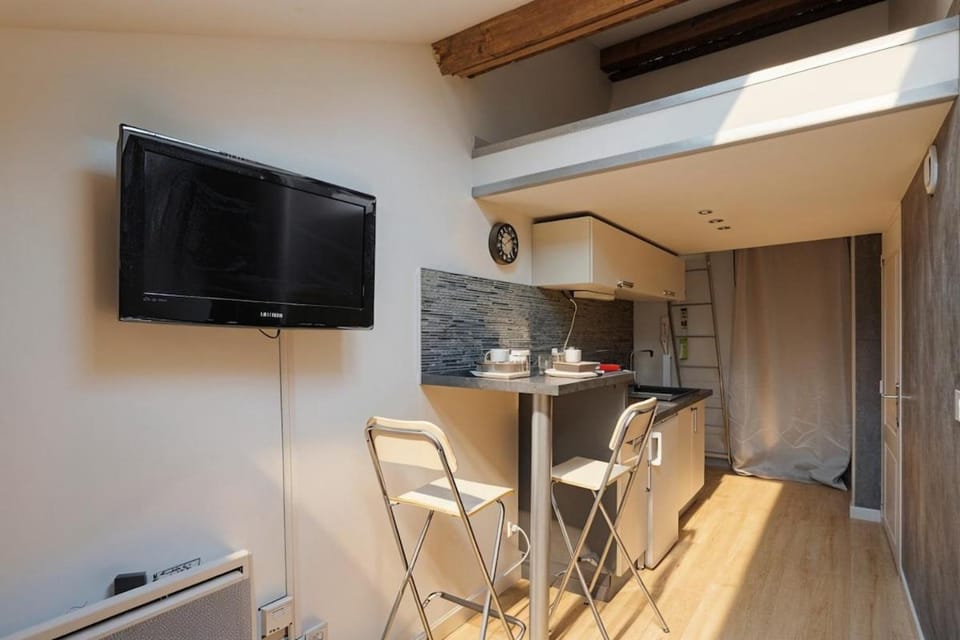 TV and multimedia, Kitchen or kitchenette, Dining area