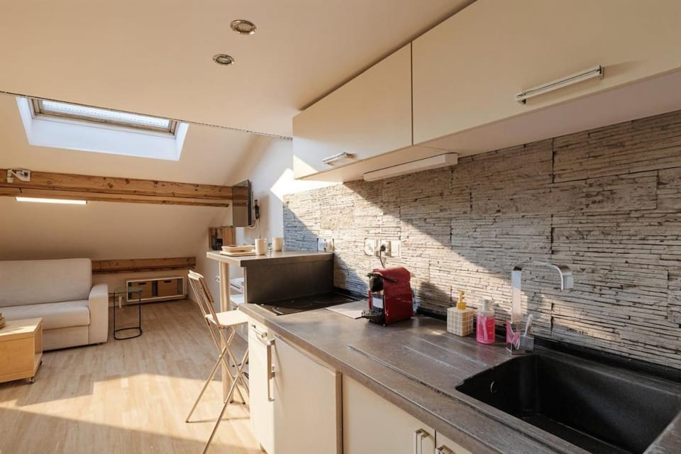 Kitchen or kitchenette, Living room, Seating area