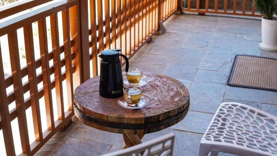 Kaizen Retreat - Best Luxury Villa - Outdoor Jacuzzi Villa in Himachal Pradesh