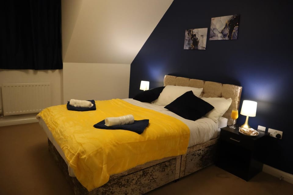 Bed, Bedroom