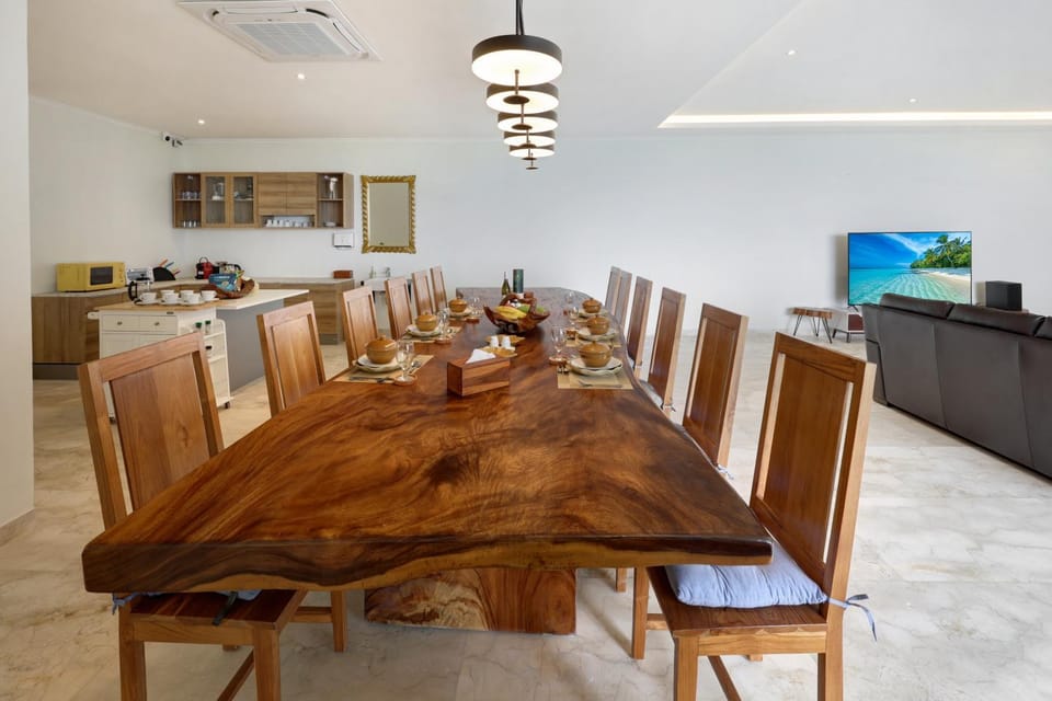 Living room, Dining area