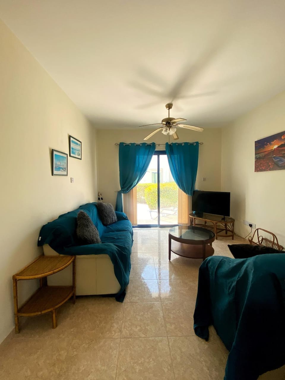 Communal lounge/ TV room, Living room
