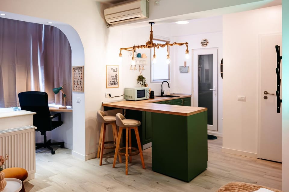 Urban Jungle Nest Apartment in Bucharest