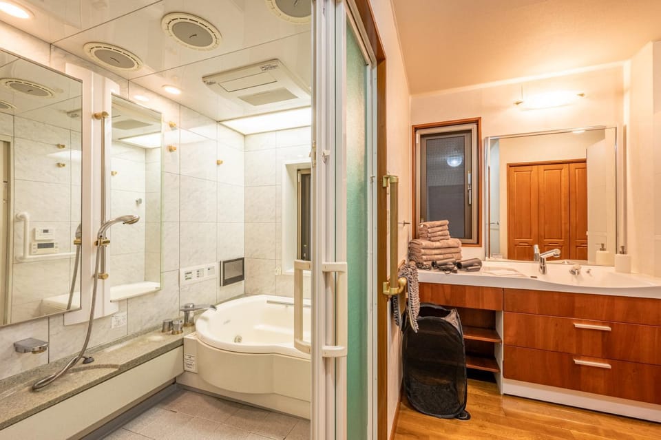Bathroom, Photo of the whole room, Bath