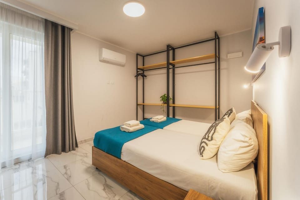 NEW - Only Suites Unit 3 Modern 2-Bedroom apartment with common heated Jacuzzi by SF Homes Apartment in Saint Julians