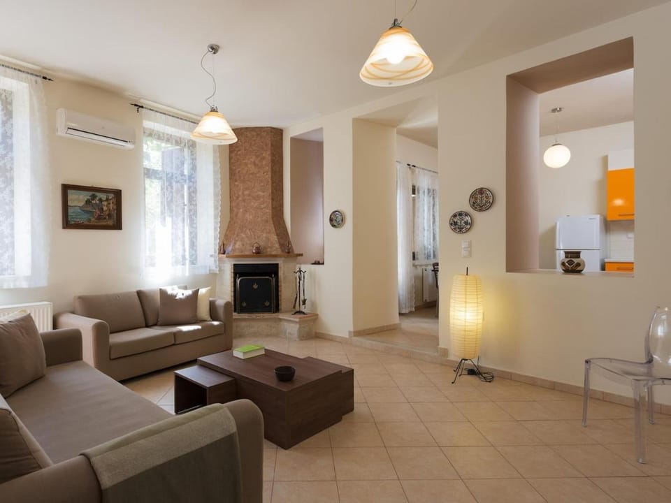 TV and multimedia, Kitchen or kitchenette, Living room