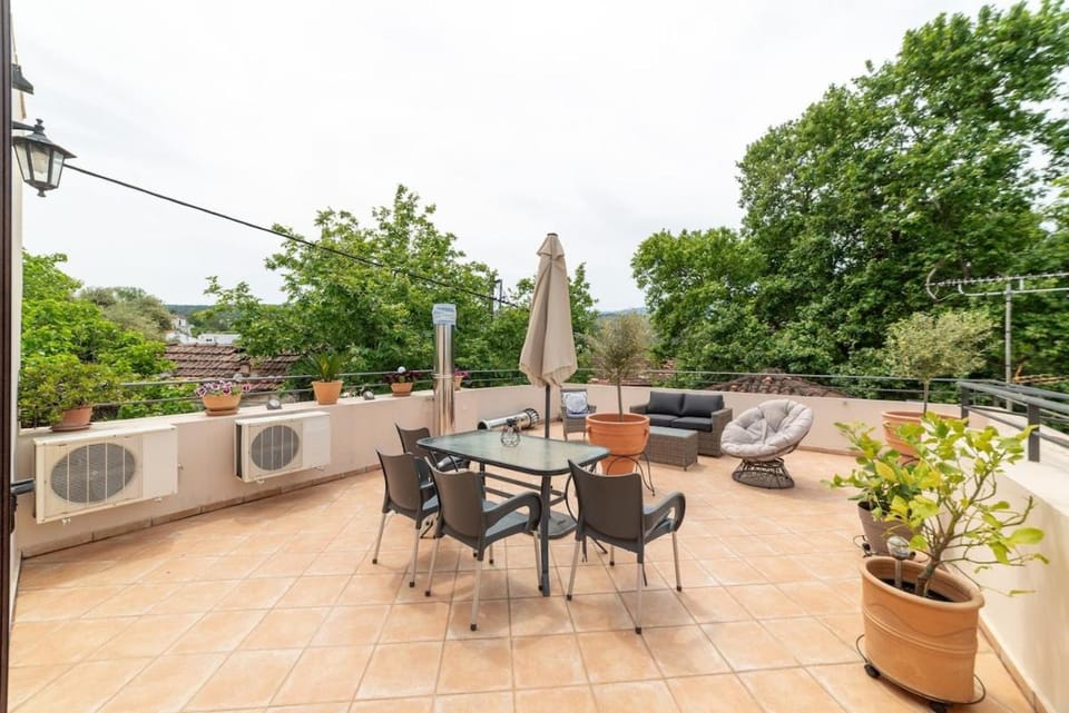 Balcony/Terrace, Dining area, Garden view