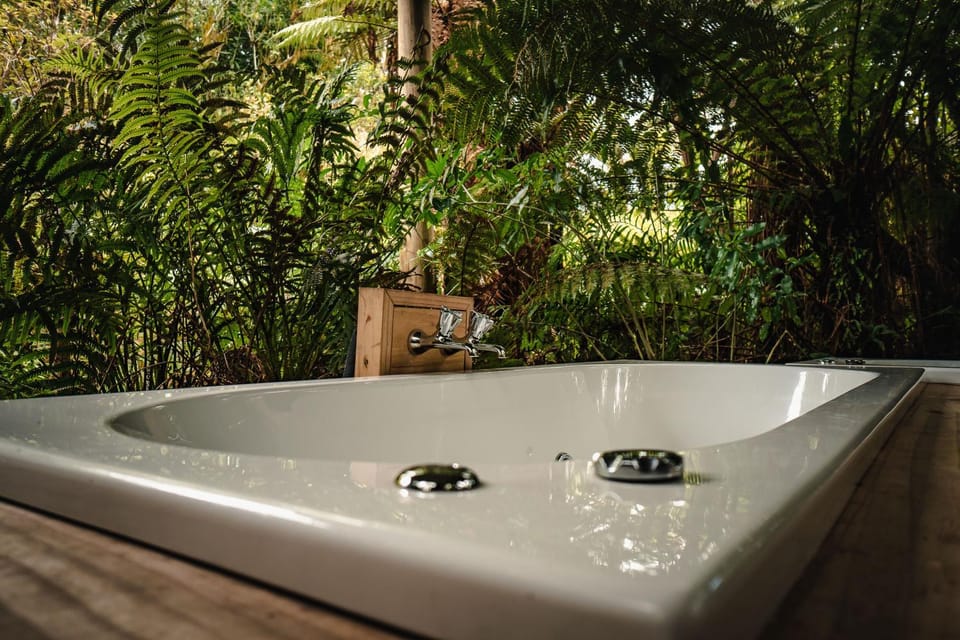 Hot Tub, Bath