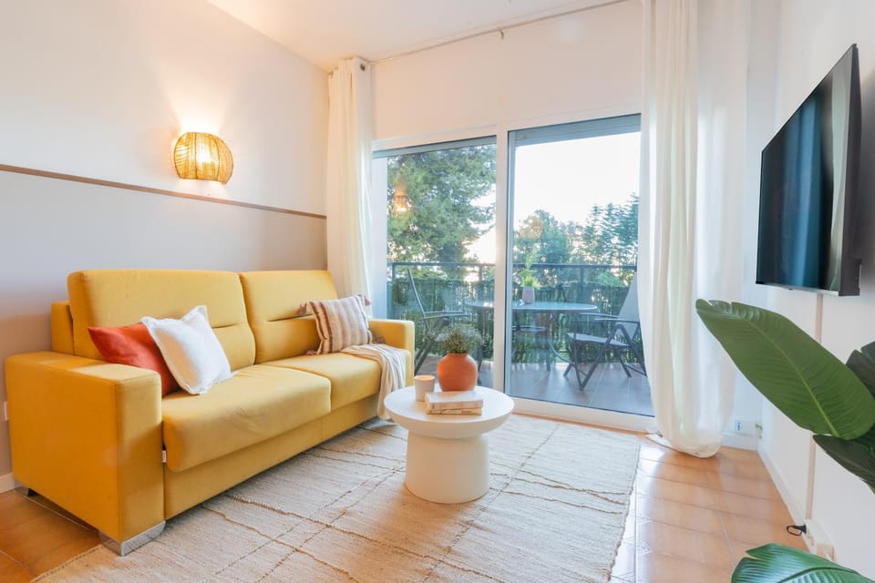 Living room, Lounge or bar