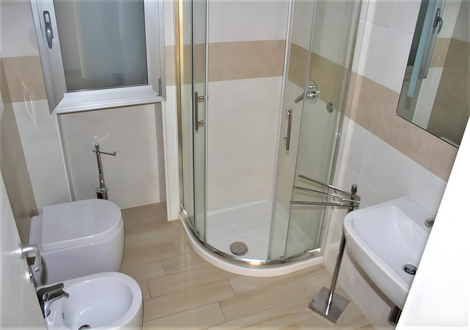 Bathroom, Living room