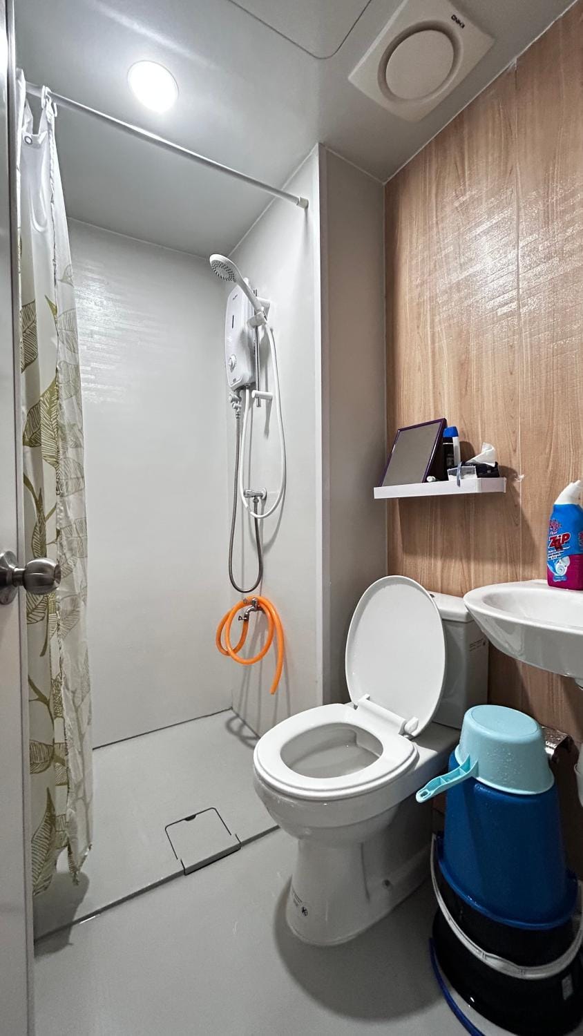 Shower, Toilet, Bathroom