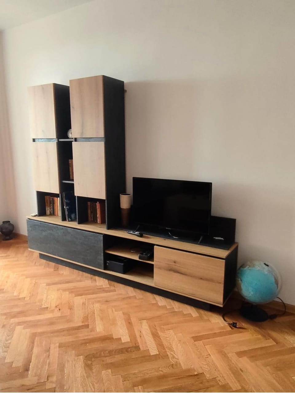 Communal lounge/ TV room, TV and multimedia, Evening entertainment