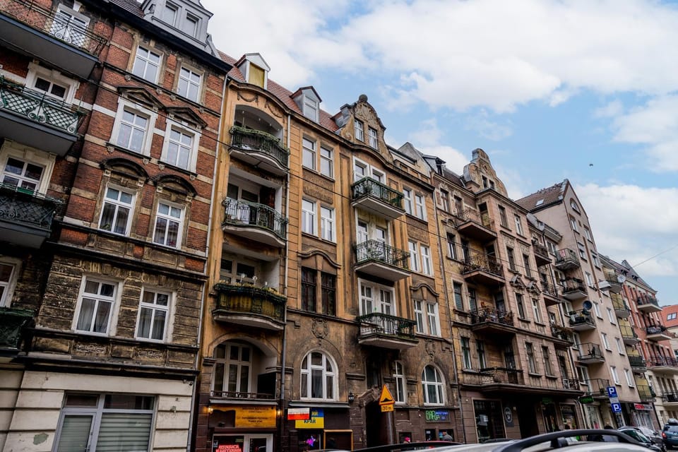 Property building, Street view