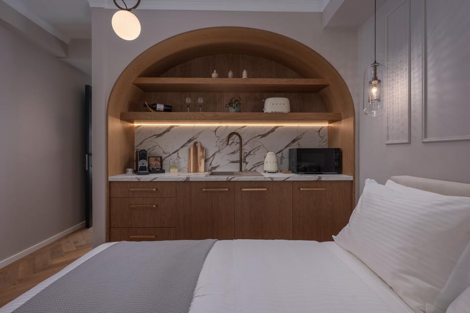 Bed, Kitchen or kitchenette, Photo of the whole room, Bedroom, minibar