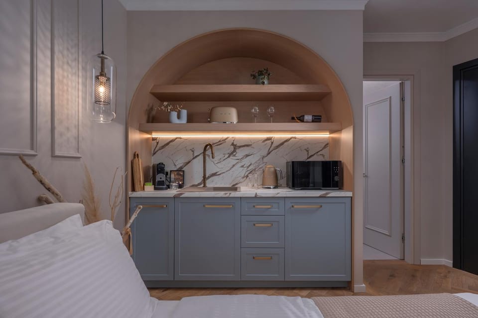 Bed, Kitchen or kitchenette, Photo of the whole room, Bedroom