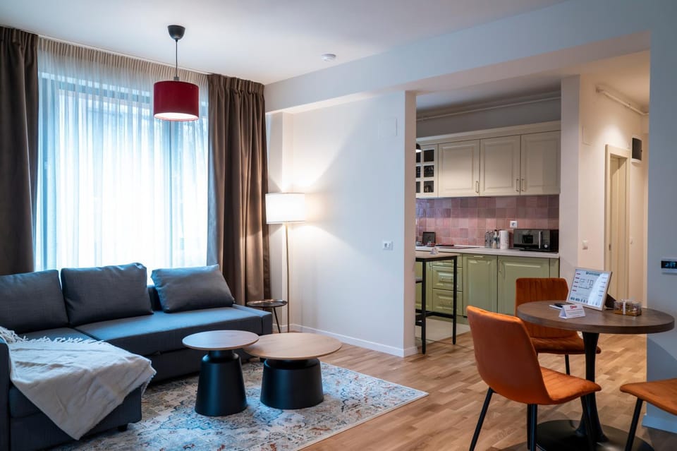 Dining area, kitchen