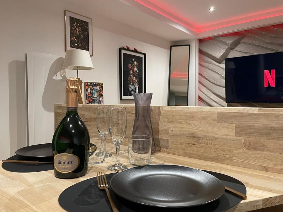 Food and drinks, Dining area