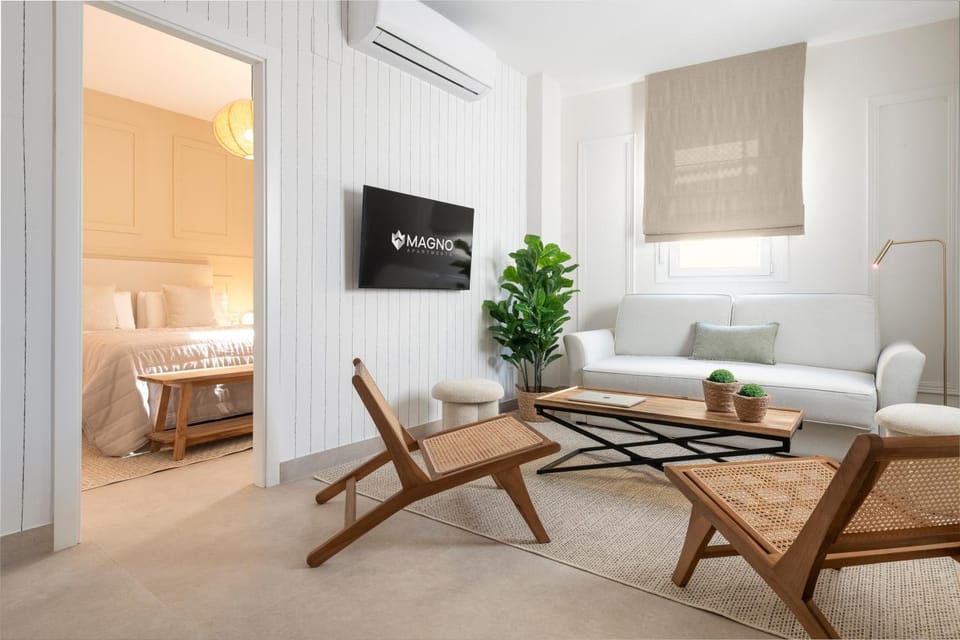 Bed, TV and multimedia, Living room, air conditioner