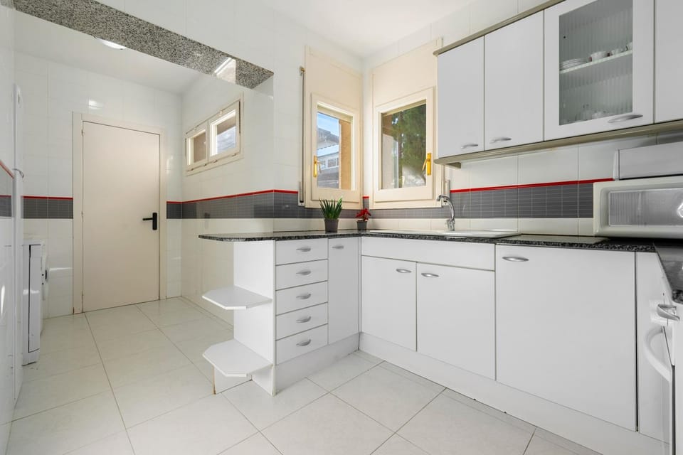 Kitchen or kitchenette, Living room