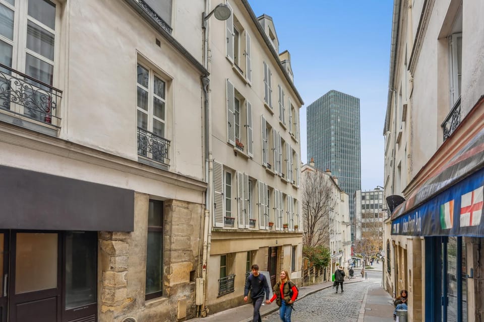 Charming apartment design near Sorbonne Apartment in Paris