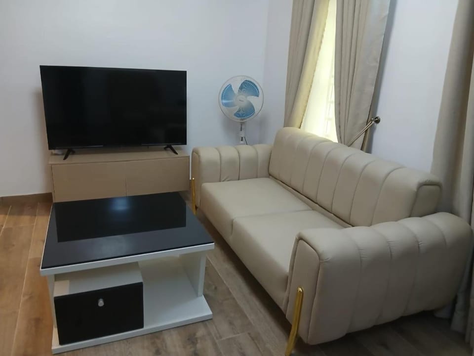 Communal lounge/ TV room, TV and multimedia, Living room