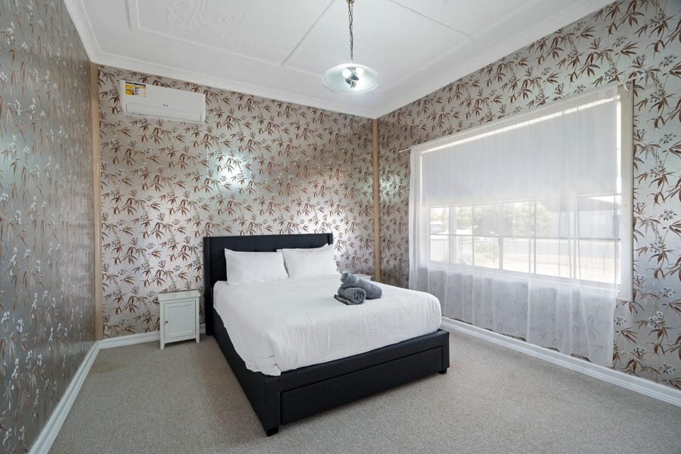 Edwin Cottage Dubbo - close to the hospital House in Dubbo