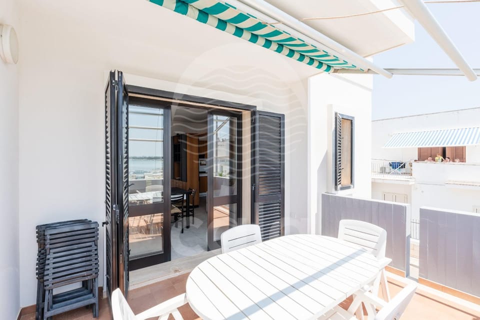 View (from property/room), Balcony/Terrace, Dining area