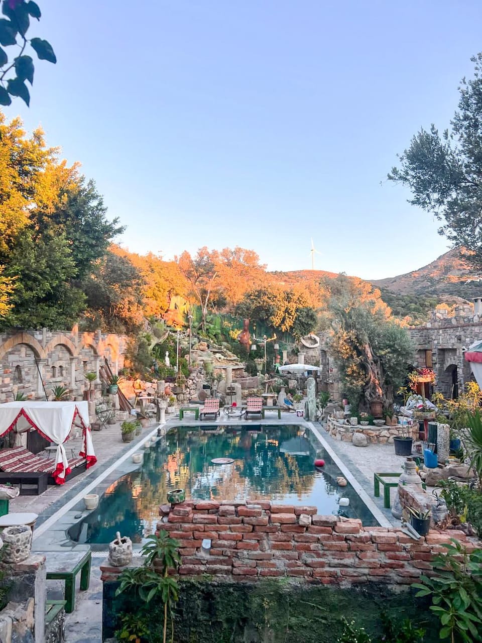 Natural landscape, Garden, Garden view, Mountain view, Swimming pool