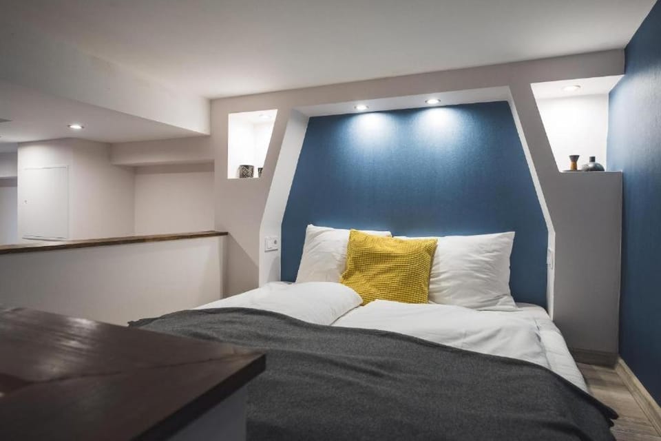 Bed, Bedroom