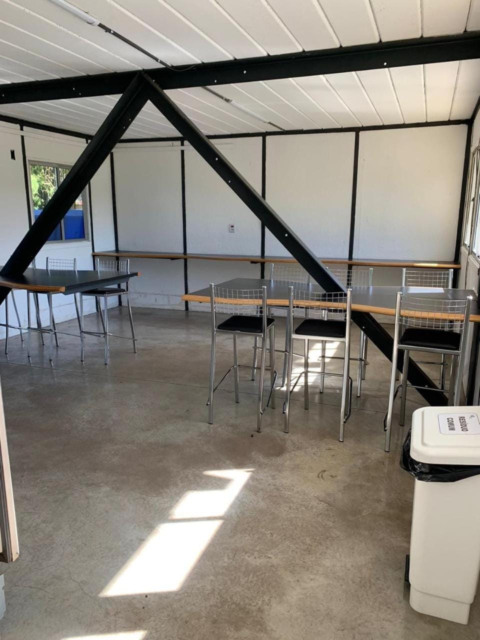 Communal kitchen, Meals