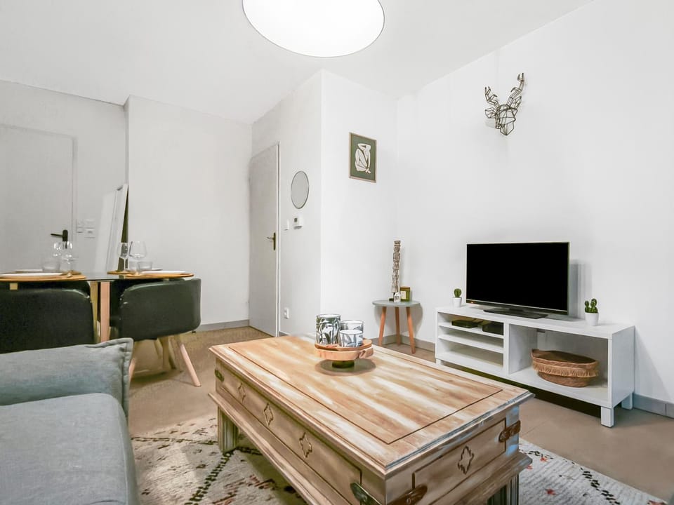 Bel appartement avec grande terrasse Apartment in Auvergne-Rhône-Alpes