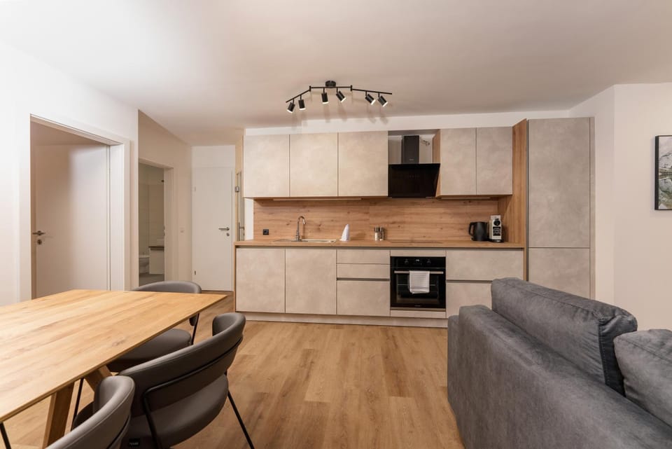 Coffee/tea facilities, Kitchen or kitchenette, Living room, Dining area, toaster