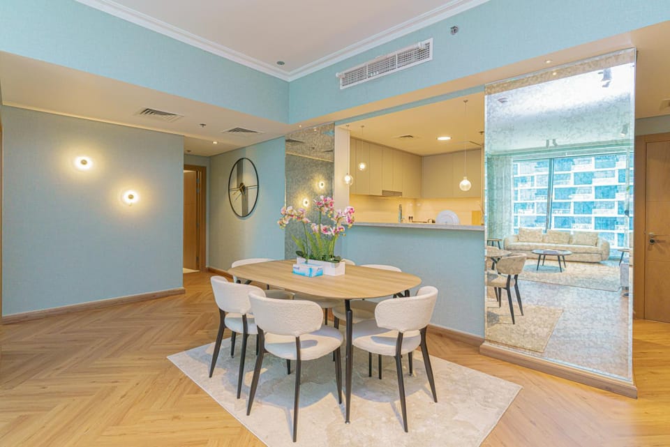 Living room, Dining area
