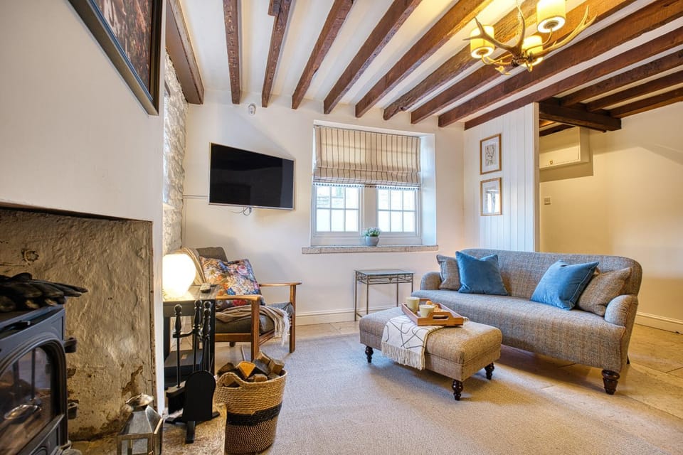 Communal lounge/ TV room, Living room