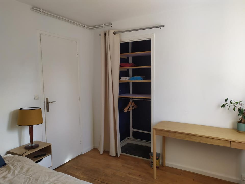 Photo of the whole room, wardrobe