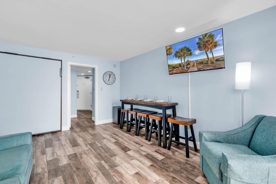 Living room, Dining area