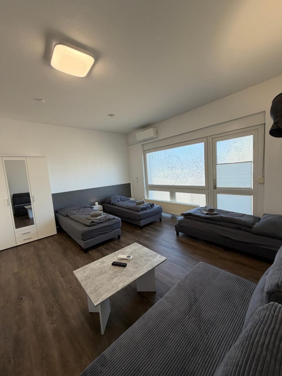 TV and multimedia, Living room, Seating area, Bedroom