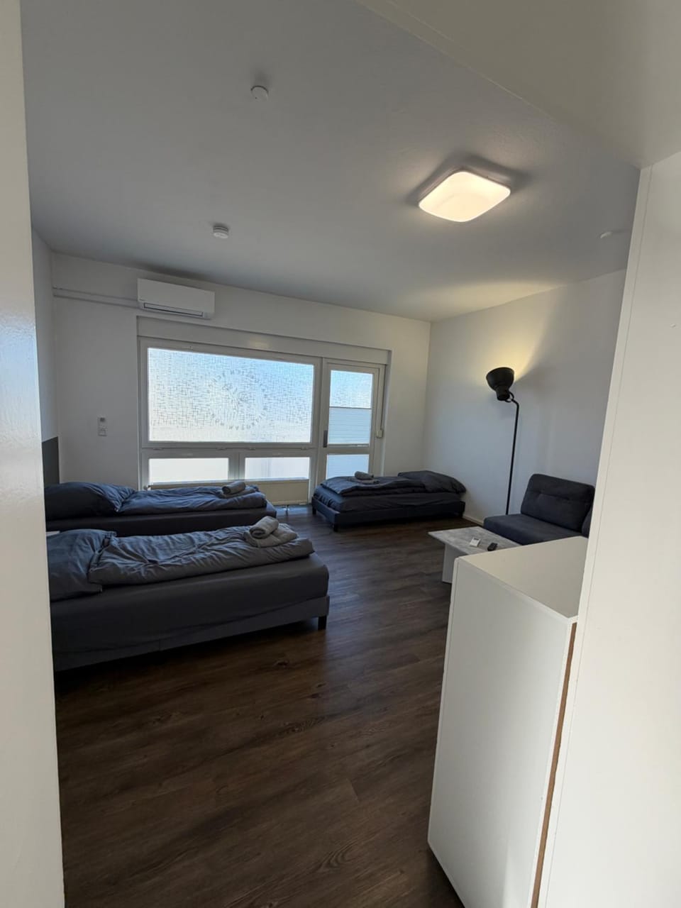 Bed, Living room, Photo of the whole room, Seating area, Bedroom