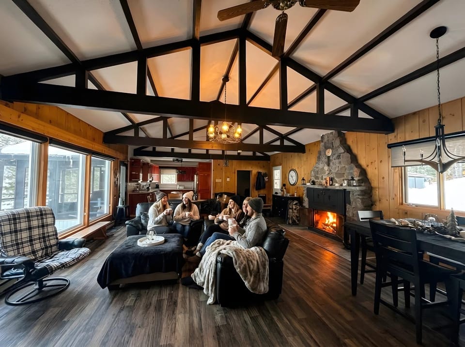 Horizon Lakefront Skidoo & Nature Chalet in Maine