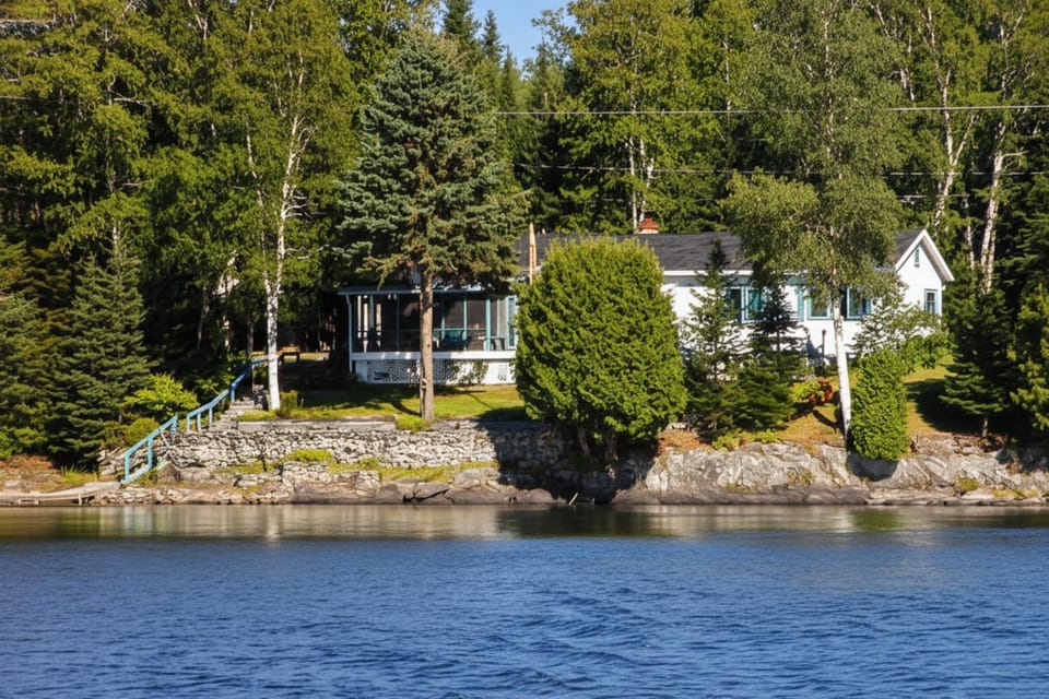 Horizon Lakefront Skidoo & Nature Chalet in Maine