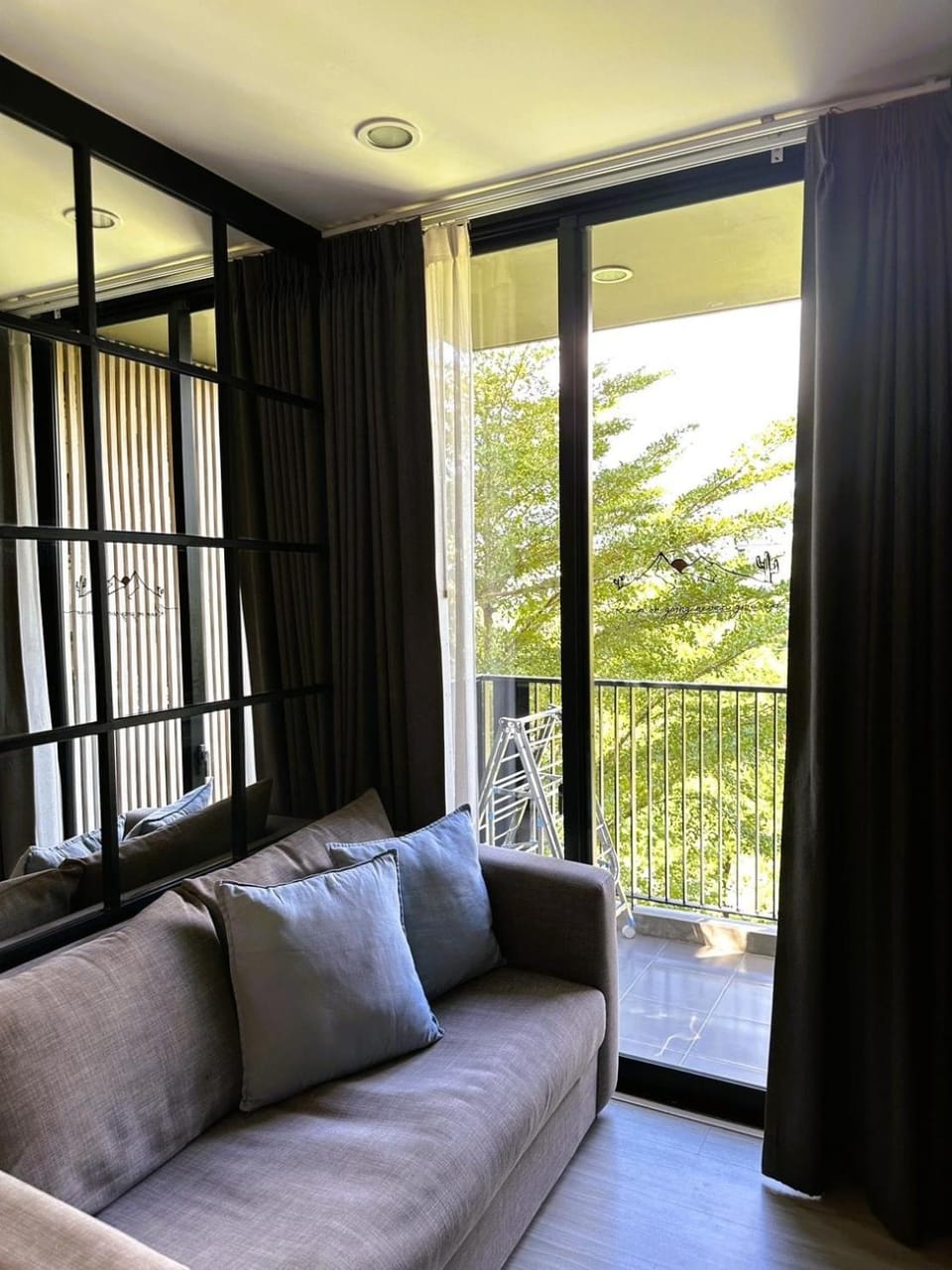 Day, View (from property/room), Balcony/Terrace, Living room, Seating area