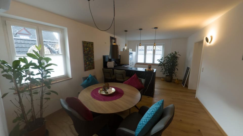 Seating area, Dining area
