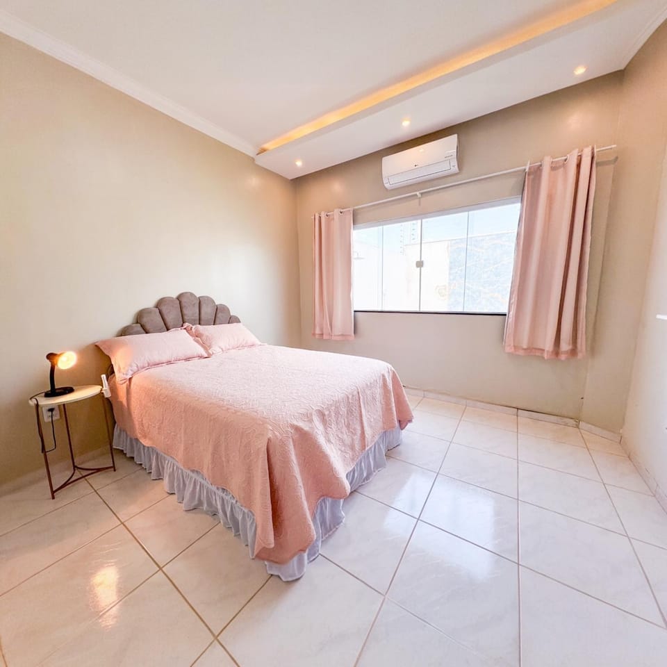 Bed, Photo of the whole room, Bedroom, air conditioner