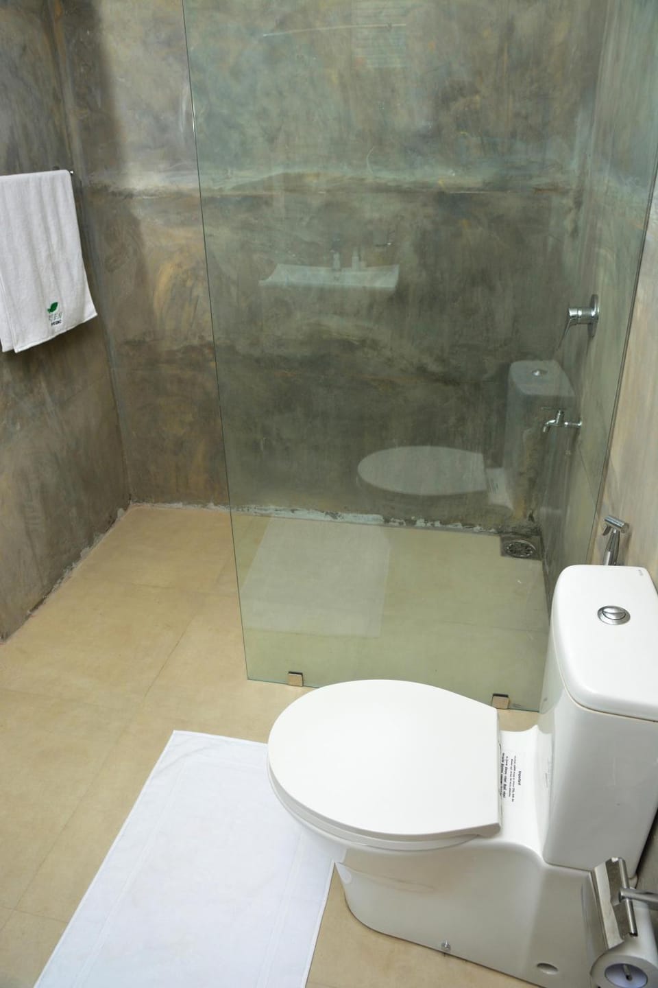 Shower, Toilet, Bathroom, towels