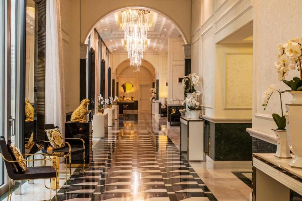 Luxurious 2 Bedrooms Apartment in DT Versace Tower Apartment in Africa
