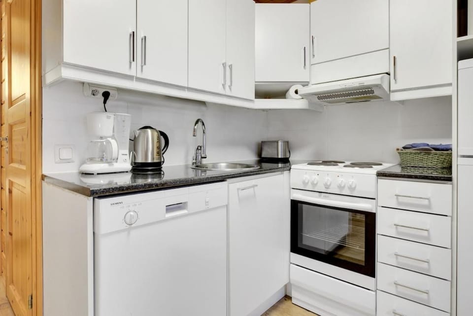 Pyhäkoti C - 30 Metres From the Slopes House in Rovaniemi