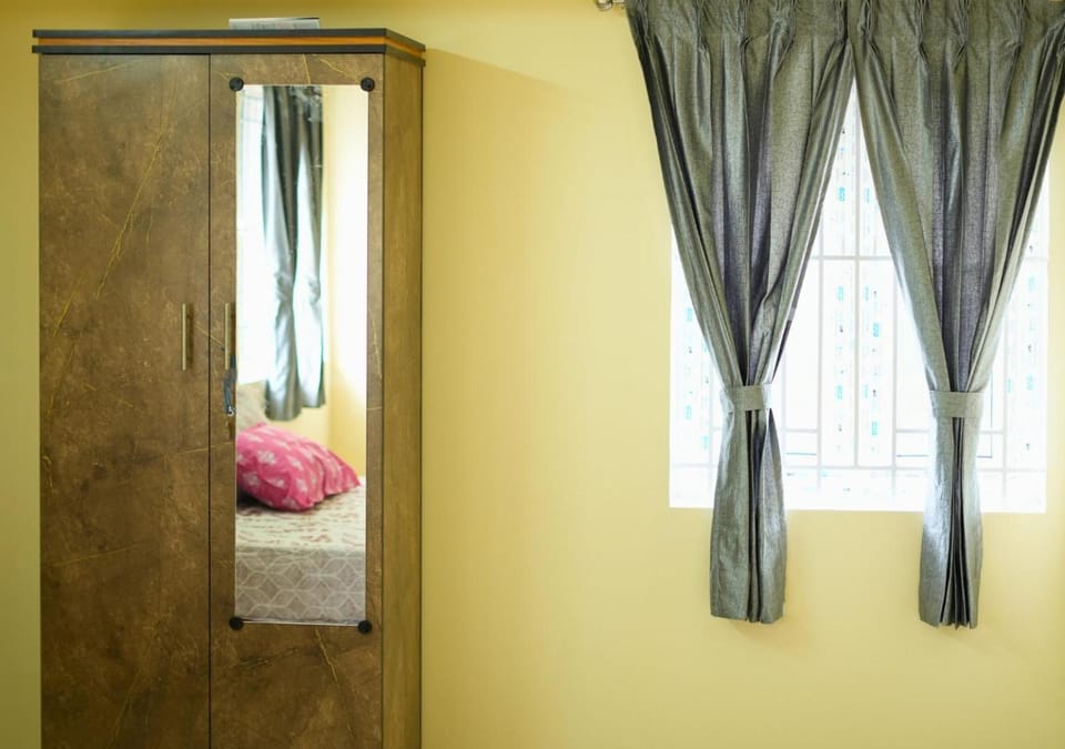 Bedroom, wardrobe