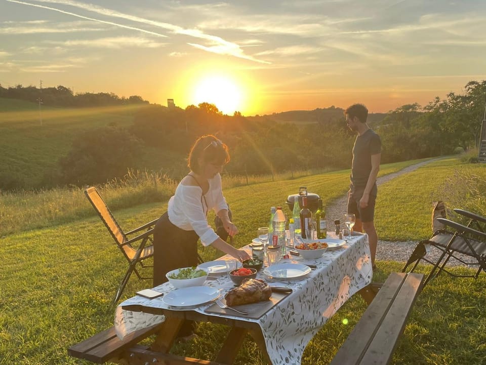 Glamping Lodge au cœur de la nature avec piscine Luxury tent in Occitanie